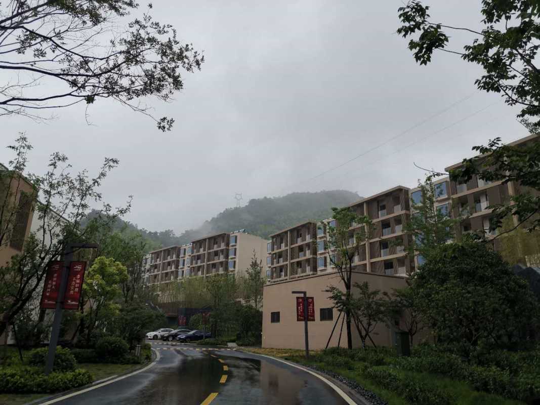 ����·�׳������סլ