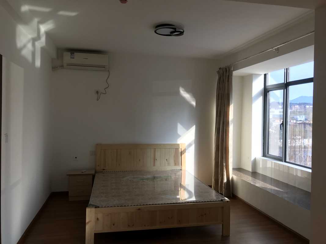 ��У����������סլ