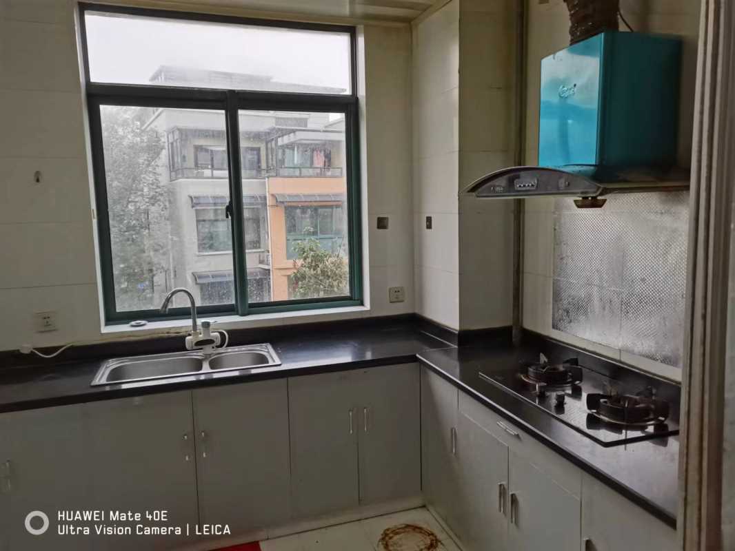 ��ˮɽ�ӣ�����סլ